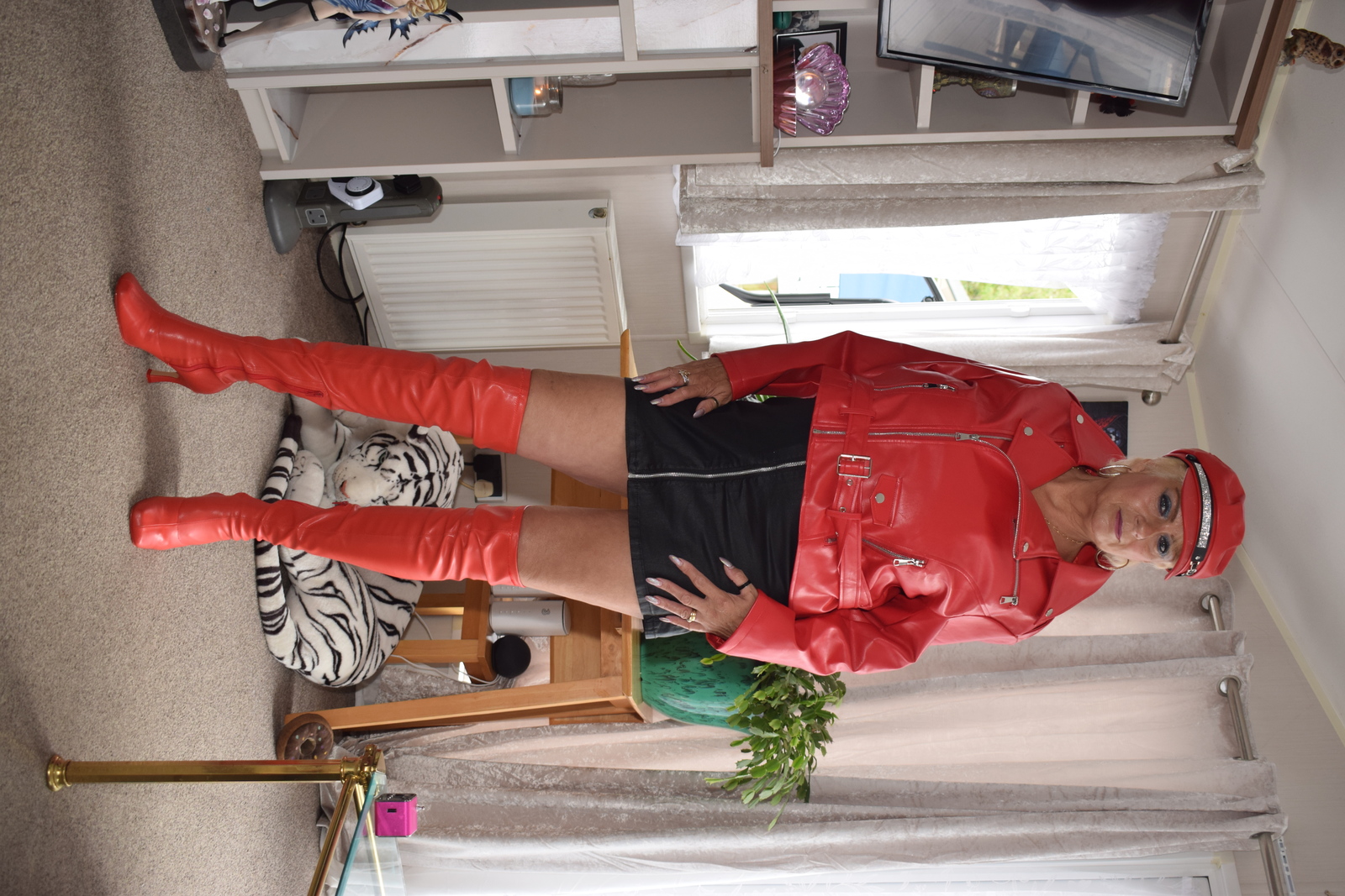 Dimonty - Mistress in leather