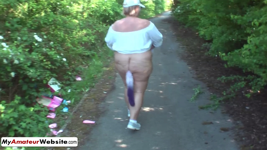 LexieCummings - Butt Walk Pt1