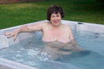 AuntieTrisha Hot Tub in the Garden
