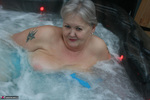 Valgasmic Wet In The Tub