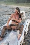 Roxeanne spread wide tigers pussy