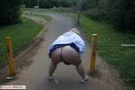 LexieCummings Lexie Flashes Her Arse