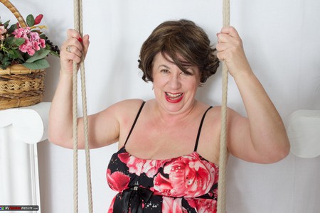 AuntieTrisha - On The Swing Gallery