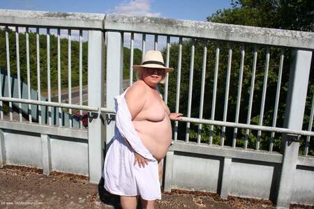 Flashing In The Sunshine Pt1