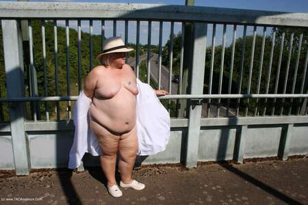Flashing In The Sunshine Pt2