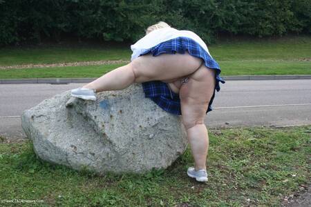 Lexie Flashes Her Arse