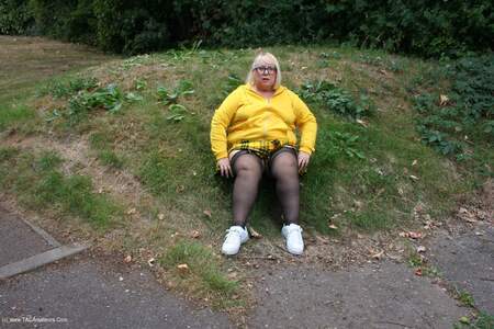 LexieCummings - Flashing Outside  Removing My Stockings