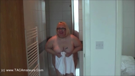 Lexie In The Shower